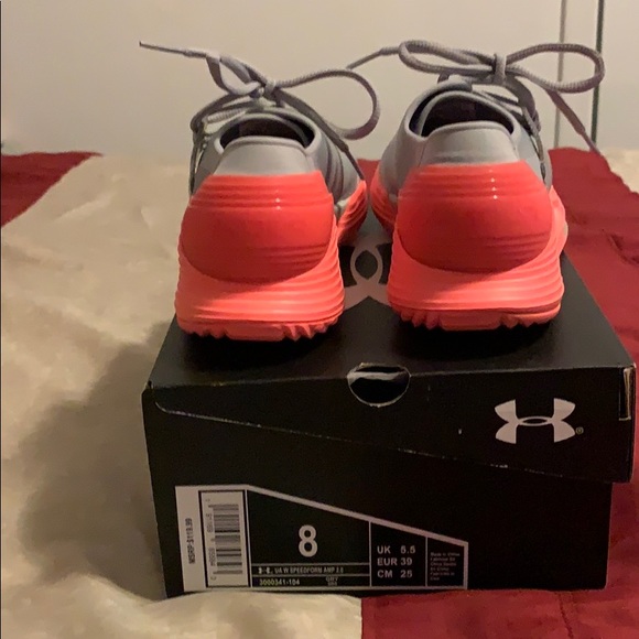 Under Armour - Picture 4 of 4
